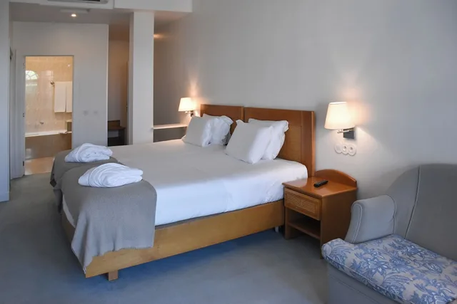 غرفة ديلوكس بسرير مزدوج وسرير فردي، Hotel Toural 5/9