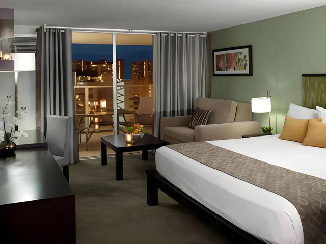 غرفة ديلوكس بسريرين كوين بإطلالة على الجبل بمطبخ صغير، Skyline Island Colony Hotel 1/1