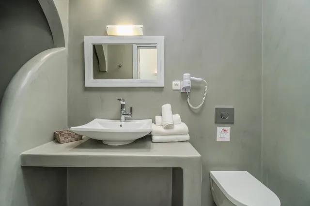 غرفة ديلوكس بسرير كوين، Central Fira Hotel 10/10