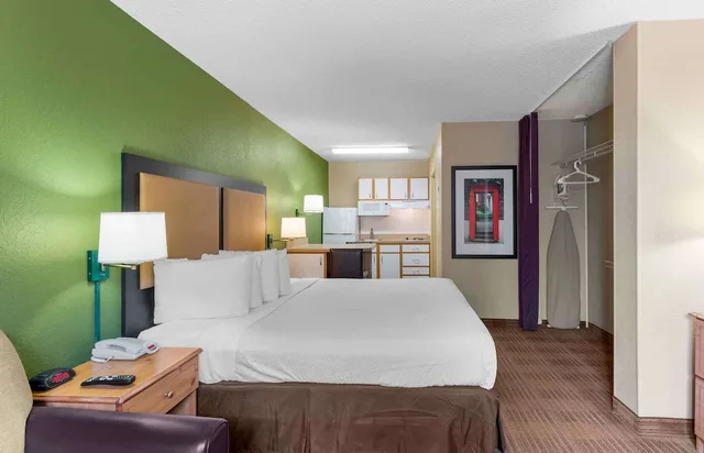 استوديو ديلوكس بسرير كينج مع أريكة، Extended Stay America - Fort Lauderdale - Davie 5/9