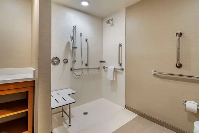 جناح بسريرين كوين، Comfort Suites Camp Hill Harrisburg West 3/3