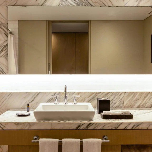 غرفة بريميوم بسرير كينج بإطلالة على المدينة، THE WESTIN GUADALAJARA 7/8