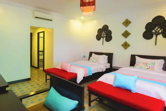 غرفة متصلة ديلوكس بسرير مزدوج وسريرين منفصلين، La Residence WatBo Hotel 1/10