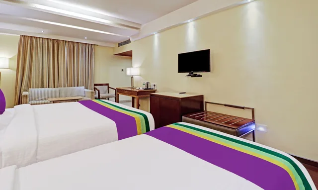 غرفة كلوب بريميوم، Oyo Rooms Ntr Health University 1/3