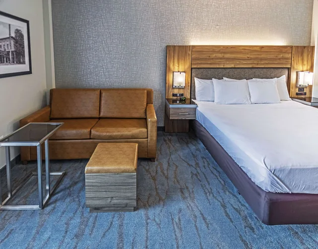 غرفة قياسية بسرير كينج بإطلالة على المدينة، The Penn Stroud Stroudsburg - Poconos, an Ascend Collection Hotel 8/10