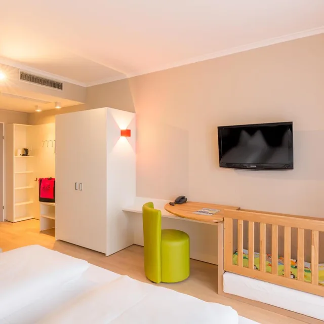 غرفة عائلية بشرفة، Thermenhotel All In Red 2/5