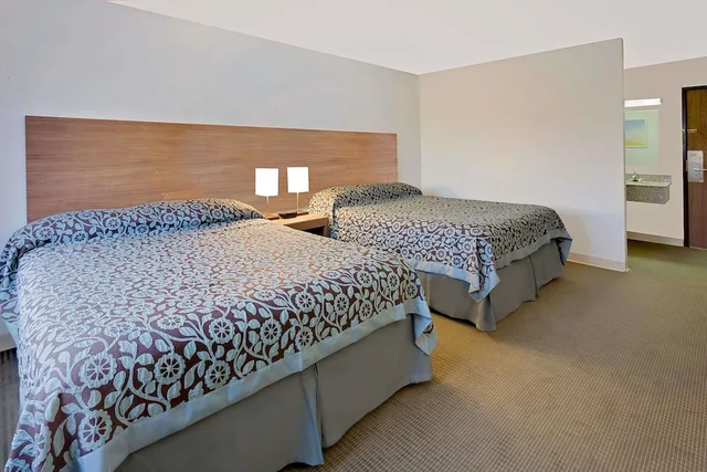 غرفة بسريرين كوين لذوي الإعاقة، Days Inn by Wyndham Winona 6/10