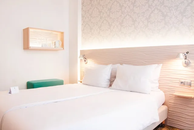 Standard, Double Bed, Metropol Hotel Warsaw 4/9