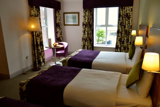 Room, Single, Double Bed, Maldron Hotel Galway 6/7