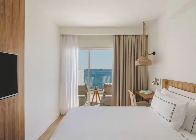2 Bedrooms, Master, the Level, Suite, King Bed، Melia Ibiza 1/9