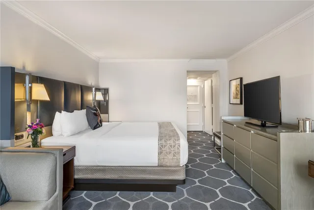 غرفة ديلوكس بسرير كينج لذوي الإعاقة، Royal Sonesta Houston Galleria 4/4
