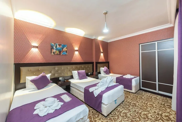 غرفة قياسية ثلاثية بثلاثة أسرّة، Grand Abimo Hotel (ex Hotel Diamond City) 2/7