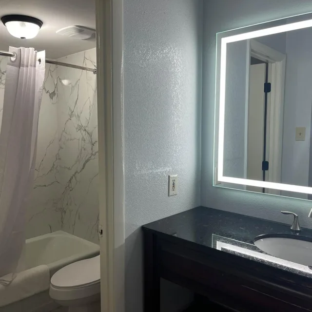 1 King Bed - Non-Smoking, Micfridge، Motel6 Spindale, NC - Forest City 4/5