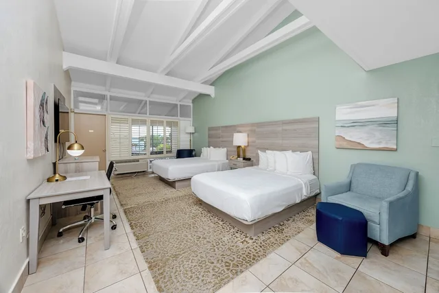 غرفة قياسية كبيرة بسريرين كوين بشرفة، Best Western Plus Yacht Harbor Inn 1/4