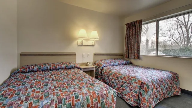 غرفة بسريرين مزدوجين، Motel 6 Louisville N Jeffersonville 2/2