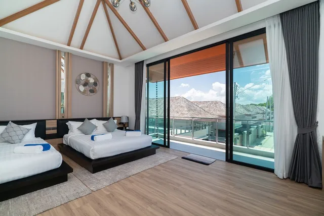 Pool, 5 Bedrooms, Central, Deluxe, Villa, 4 King Beds, 2 Queen Beds, Rawai Vip Villas Kids Park And Spa 4/10