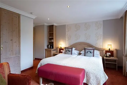 Superior, Twin Beds, Eiger View، Romantik Hotel Schweizerhof 1/1