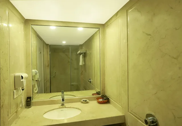 غرفة تنفيذية بسرير كينج، Hotel Kohinoor Executive 8/10