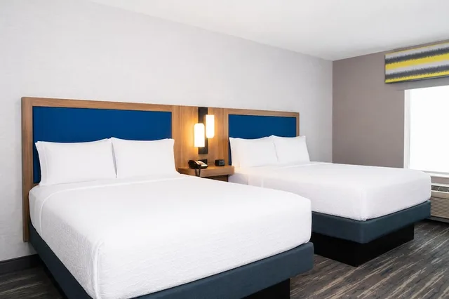 Room, 2 Queen Beds, Accessible, Hampton Inn Chicago Saint Charl 1/4