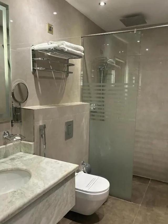غرفة ديلوكس بسريرين منفصلين بإطلالة على المدينة بغرفة نوم واحدة، فندق سماء إن(Sama Inn Hotel Apartments) 4/4