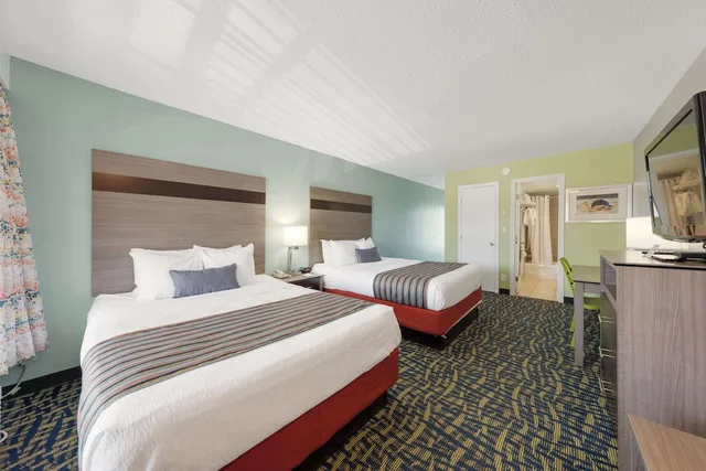 Standard, 2 Queen Beds, Ocean Front, Balcony، Best Western Plus Chesapeake Bay - Norfolk 5/9