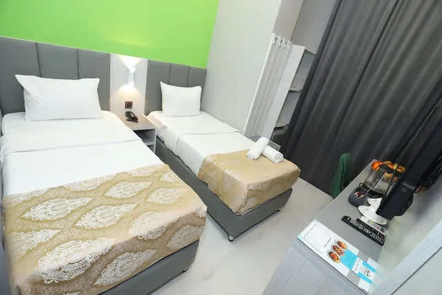 Economy, Queen Bed, No Window، Istanbul Gold Baku Hotel 1/10