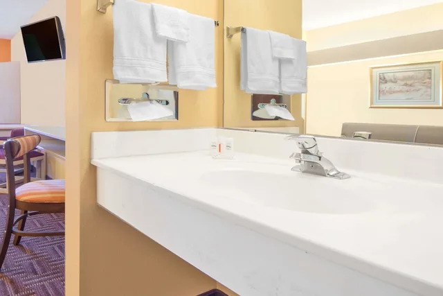 غرفة بسريرين كوين لذوي الإعاقة، Microtel Inn & Suites By Wyndham Amarillo 3/5