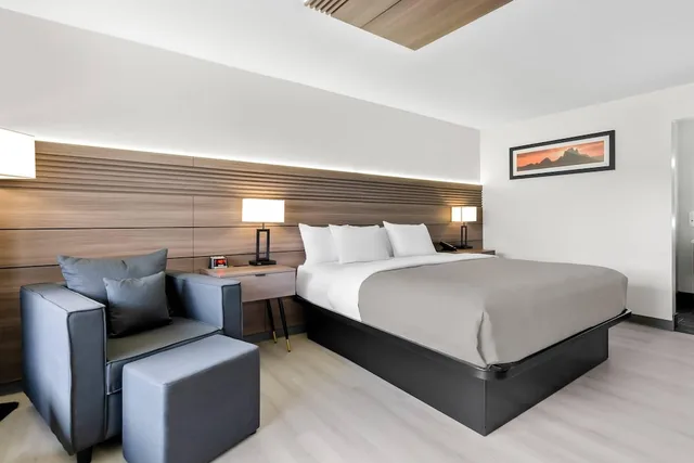 غرفة قياسية بسرير كينج، Quality Inn & Suites Wytheville 2/7
