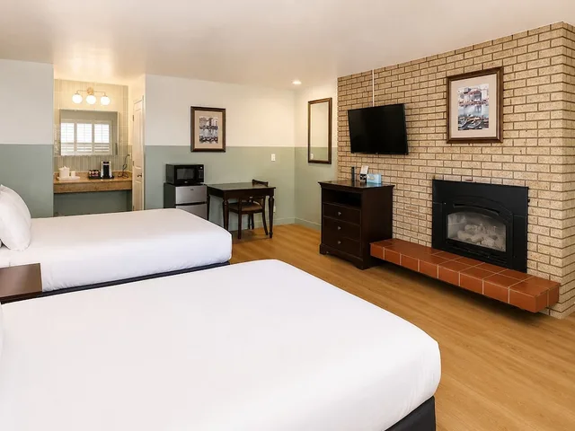 Room, 2 Queen Beds, Stargazer Inn And Suites 10/10
