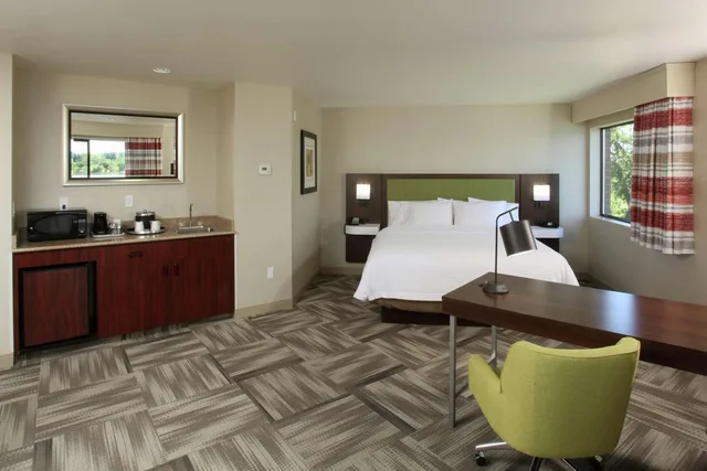 استوديو بسرير كينج بإطلالة على النهر، Hampton Inn Richland/Tri-Cities 2/3