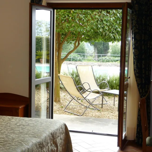 غرفة ثلاثية، Villa dei Bosconi 2/5