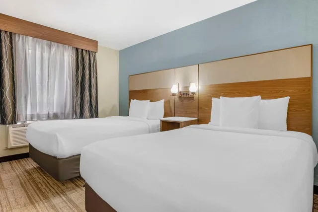 1 Bedroom, Suite, 2 Double Beds, Sofa, Kitchen, Best Western Carlsbad by the Sea 1/5