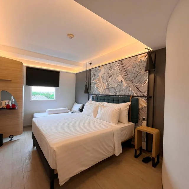غرفة ديلوكس عائلية مع أريكة، Luminor Hotel Legian Seminyak 2/6