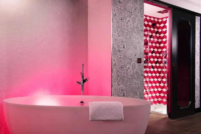 جناح جونيور مزدوج، Idol Hotel 5/5