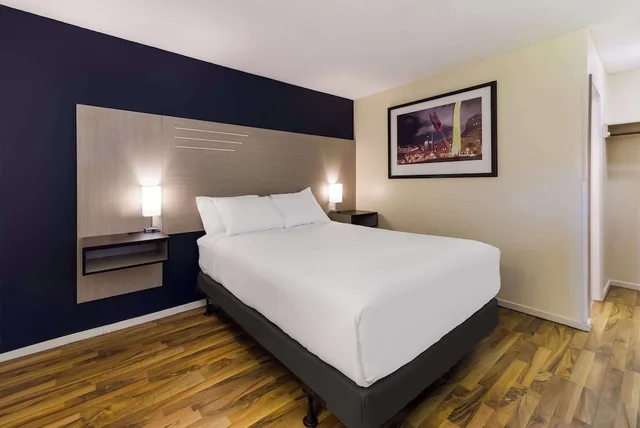 غرفة بسرير كوين لذوي الإعاقة، Rodeway Inn Livermore 2/3