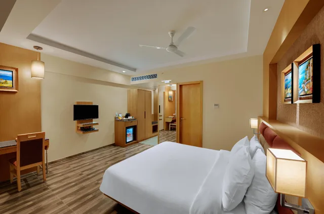 Green، The Fern Residency Somnath 1/2