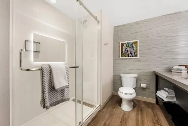 Room, 2 Queen Beds, Cambria Hotel Portland - Pearl District 7/7