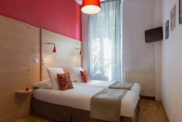 غرفة بسرير مزدوج، Hotel Edmond Rostand 3/5