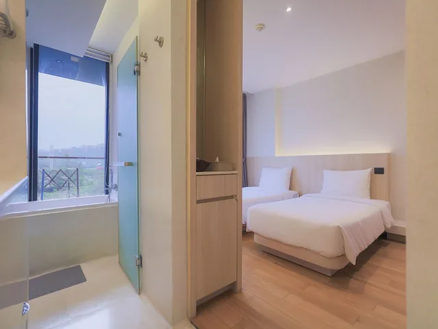 جناح سوبيريور بسرير كينج وسريرين منفصلين، Balcony Seaside Sriracha Hotel Serviced Apartments 4/9