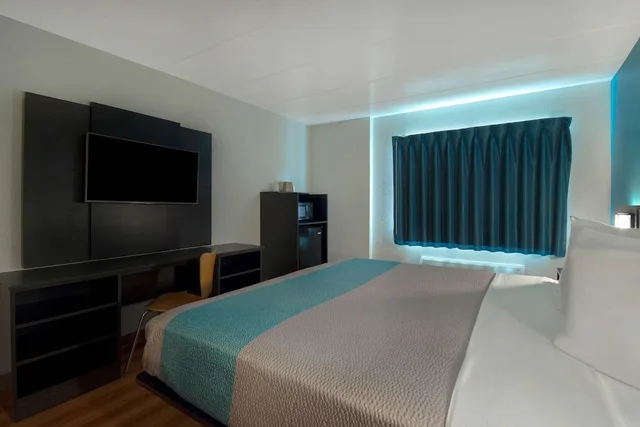 غرفة قياسية بسرير مزدوج، Motel6 Merrillville, IN 5/8