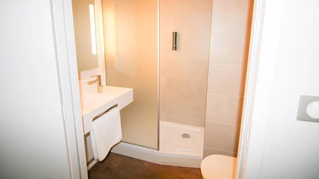 غرفة رباعية، B And B Hotel Montelimar Sud 7/9