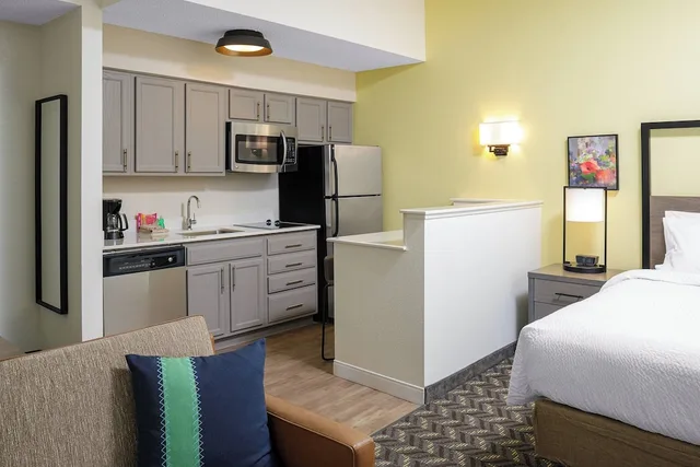 استوديو بسرير كينج مع أريكة، Residence Inn By Marriott New Rochelle 7/9