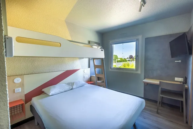 غرفة ثلاثية بسرير مزدوج وسرير بطابقين، Ibis Budget Strasbourg Sud Illkirch Geispolsheim 7/10