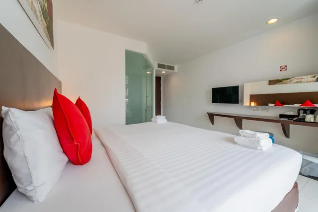 غرفة بسرير مزدوج بإطلالة جزئية على البحر، Rodina Beach Hotel 10/10