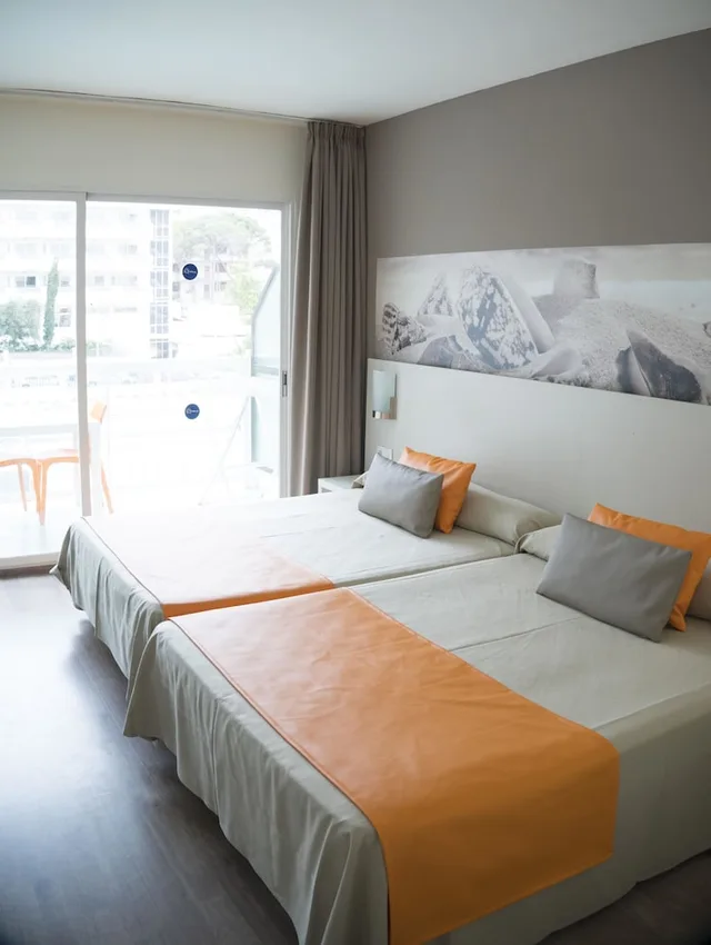 غرفة مفردة بسرير مزدوج مع أريكة، Ohtels Villa Dorada 4/9