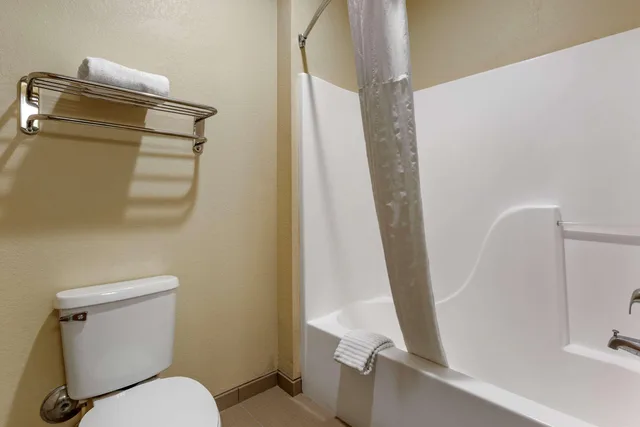 غرفة بسرير كينج، Comfort Inn & Suites North Tucson Marana 4/5