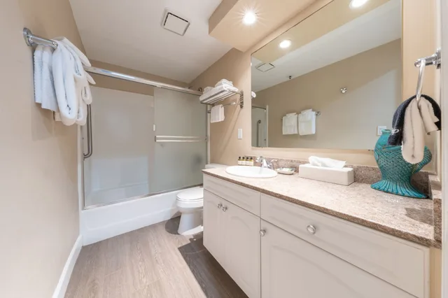 شقة سكنية بسريرين كوين بغرفتي نوم مع أريكة بمطبخ صغير، Southern California Beach Club 5/6