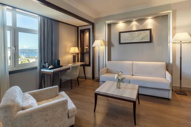Junior Suite, King Bed, with Extra Bed, Sea View, NH Collection A Coruna Finisterre 3/6