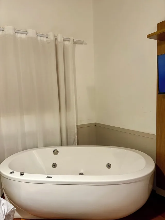 غرفة ديلوكس بسرير كوين بحوض جاكوزي، Hotel Pousada Bella Locanda 8/9