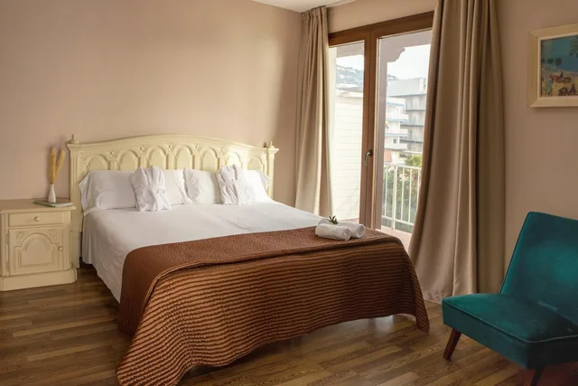 غرفة قياسية ثلاثية، Hotel Roger de Flor by Seleqtta 4/5